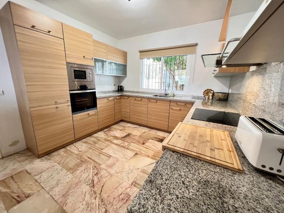 Villa Scenic With Private Pool - Sleeps 8 Mijas Esterno foto