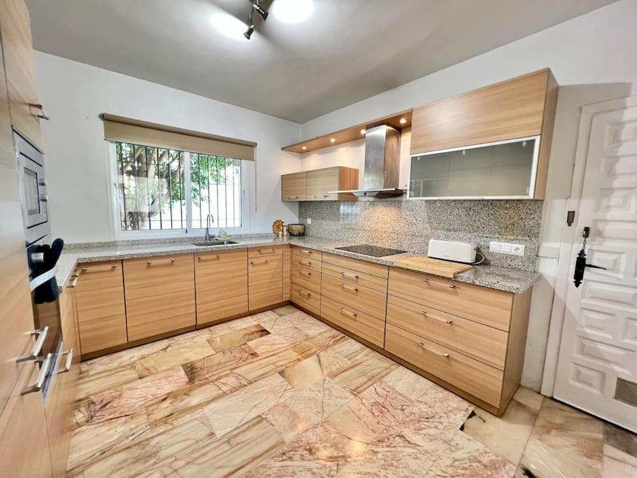 Villa Scenic With Private Pool - Sleeps 8 Mijas Esterno foto