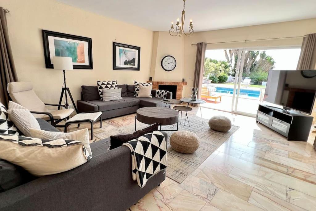 Villa Scenic With Private Pool - Sleeps 8 Mijas Esterno foto
